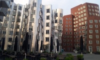 Die Gehry-Bauten im Düsseldorfer Medienhafen sind seit.......