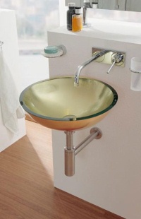 Glamü Waschschale S 100-41 aus Schmelzglas. Durchmesser 415 mm, Höhe 120 mm, Stärke<br />12 mm. Glas-Metallveredelung Gold. Foto: Glamü