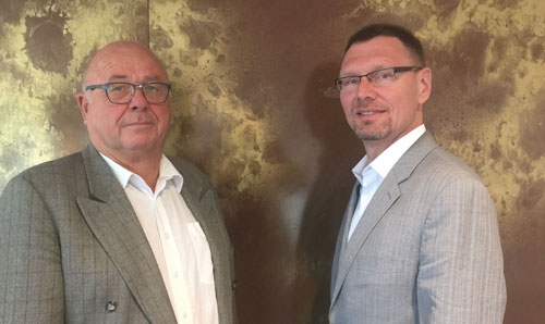 Dr. Heinrich Göddeke (li.) führt zusammen jetzt mit...