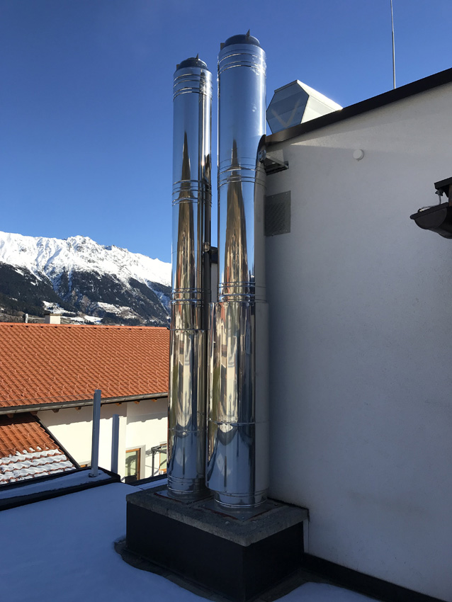 Nahezu unsichtbar in die Abgasleitung verbaute Schalldämpfer...