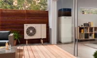 Die neue ROTEX HPSU monobloc compact vereint als Monoblock-Variante die Montagevorteile der erfolgreichen ROTEX Kompakt-Klasse in einem Gerät. 