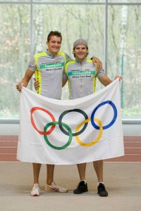 Das Profiteam des Sanitärspezialisten Hansgrohe aus Schiltach zwei von drei Athleten der Deutschen Triathlon-Mannschaft für die Oylmpischen Spiele in Peking. Foto: Hansgrohe
