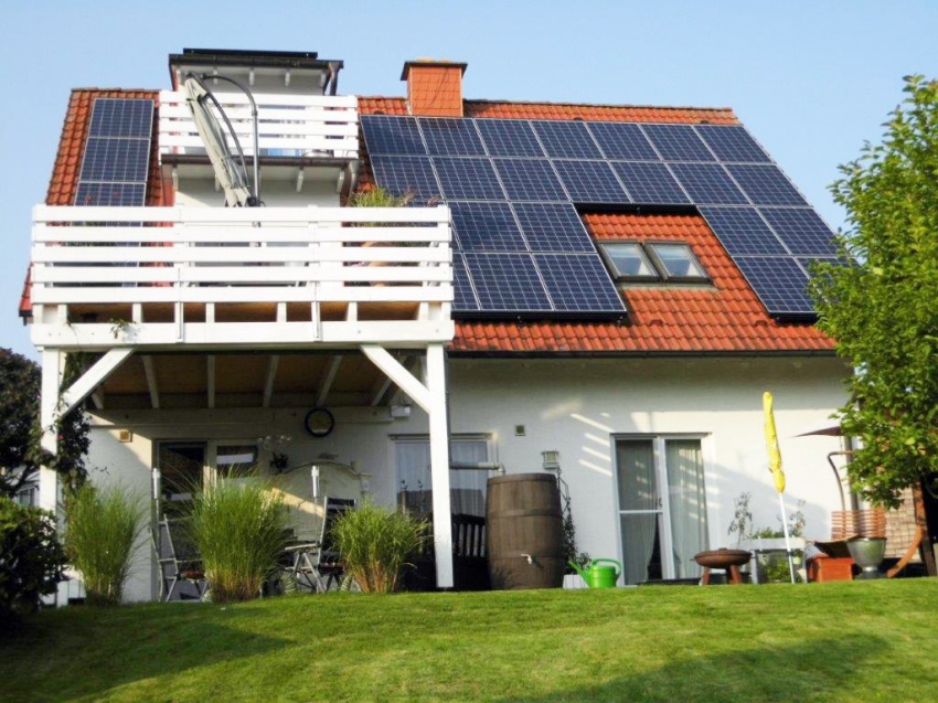 Energieautark: Die PV-Anlage auf dem Haus Orth aus...