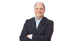 André Binroth, Geschäftsführer von Distelmaier Haustechnik, spart dank Paulus-Lager 45.000 Euro pro Jahr<br />Bild: Paulus-Lager GmbH