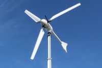 Kleinwindkraftanlagen mit horizontaler Rotorachse sind Stand der Technik. Bild: Jüttemann<br />