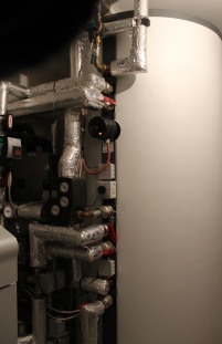 Schichten-Pufferspeicher mit mehreren Vor- und Rückläufen.......