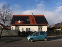 Lohnt sich, wenn man es von vornherein bei der Planung bedenkt: Eigener Strom aus Photovoltaik. <br />Bild: fy<br /><br />