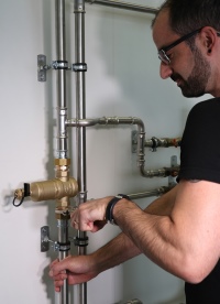 Der Schmutz- und Magnetitabscheider Zeparo Cyclone der Marke IMI Pneumatex stellt sowohl in waagerechter und senkrechter Einbaulage als auch in jedem beliebigen Winkel dazwischen positioniert einen sehr hohen Wirkungsgrad sicher.<br />Bild: IMI Hydronic