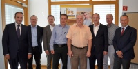 Der neue IPS-Vorstand (v.l.n.r.): Sascha Neubauer, Winfried Fischer,<br />Ralf Burghartz, Gereon Kihm, Burkhard Kehm, Anton W. Hart,<br />Rudolf Kruse, Guido Hörer.<br />