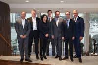 Der aktuelle IWO-Vorstand (v. l.): Holger Mark, Nikolaus Gehrs, Christiane Giesen, Rainer Scharr, Martin Heins, Jan Petersen sowie der Vorsitzende Jörg Debus.<br />Bild: IWO