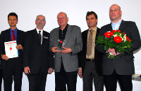 Das Unterrichtsmaterial für die SHK-Ausbildung wurde mit dem "Deutschen Bildungsmedien-Preis digita 2008" ausgezeichnet.  Bei der Preisverleihung: (v.l.) Wolfgang Lay (Christiani Verlag), digita-Initiator Prof. Wilfried Hendricks, Werner Gerwin (BIBB), Reinhold Frenz (Modern-Learning), Joachim Grodt (IWO) Foto: IWO
