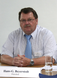 Hans-Günther Beyerstedt, Präsident des Bundesverbandes des Schornsteinfegerhandwerks (ZIV) betont, dass der Verband zu dem Grundsatz "wer wartet, kann nicht prüfen" steht.