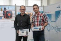 Die freudigen Gewinner des Calio-Gewinnspieles; Martin Weißenberger aus Würzburg und Rainer Sartorius aus Darmstadt (rechts). Der dritte Gewinner wird seinen Reisegutschein in den nächsten Tagen in der Berliner Verkaufsniederlassung in Empfang nehmen. Bild: KSB