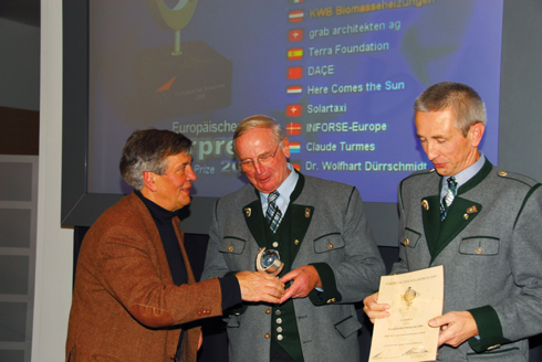 Hermann Scheer überreicht den Europäischen Solarpreis...