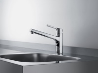 Der Hebelmischer KWC LUNA E zeigt sich in einer schlankeren Grundform und in modernem Soft Edge Design. Schwenkauslauf und Bedienungshebel sind parallel ausgerichtet und optisch perfekt aufeinander abgestimmt.