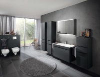 Die neuen Renova Nr. 1 Plan Slim Möbelwaschtische besitzen eine besonders schlanke Kante, die gekonnt mit der weichen Kontur des Innenbeckens kontrastiert. <br />Bild: Geberit/Keramag<br />