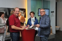 Am Tag des Bades haben sich zahlreiche Besucher in der Badausstellung von Keramag über neue Badserien, Geberit Dusch-WCs und Lösungen für barrierefreie Bäder informiert.
