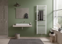Der Kermi-Klassiker Basic-50 erhält mit dem neuen Basic plus eine zusätzliche Designvariante mit 50-mm-Mittenanschluss. Der Thermostatkopf befindet sich hier in bedienfreundlicher Höhe, wahlweise rechts- oder linksseitig integriert.