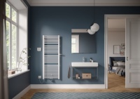 Beim Bau oder Kauf eines Hauses legen 74 Prozent der Befragten Wert auf Barrierefreiheit: Heizkörper mit Handtuchablage und Thermostatkopf in bedienfreundlicher Höhe wie Basic plus (hier mit Elektrozusatzbetrieb) passen optimal in ein barrierefreies Wohnkonzept.