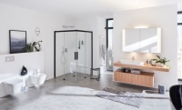 Die Duschkabine NICA ist Teil der Dark Edition von Kermi. In Schwarz Soft bekommt die Gleittür klare Konturen und sticht im Badezimmer hervor. Das hilft auch bei der Orientierung.<br />Bild: Kermi