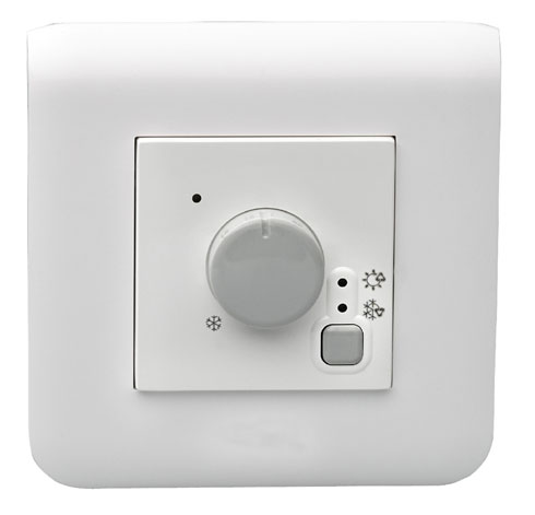 3) Regeleinheit „Ecco“.  Kabelloser Betrieb durch Powerline-Technik...