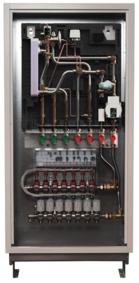 Die x-net Wohnungsstation kombiniert die Wärmeversorgung durch integrierten Fußbodenheizungsverteiler mit hygienischer Trinkwassererwärmung. Durch die Erweiterung der Wärmeleistungsstufen werden die Anforderungen aus der Wohnungswirtschaft optimal abgedeckt. <br />Durch die Modulbauweise und den hohen Vormontagegrad ist die x-net Wohnungsstation sicher und einfach in der Installation.
