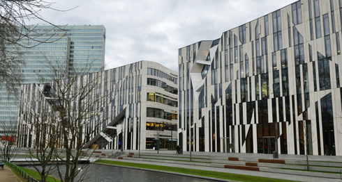 Architektonisches Schmuckstück Kö-Bogen, Düsseldorf....