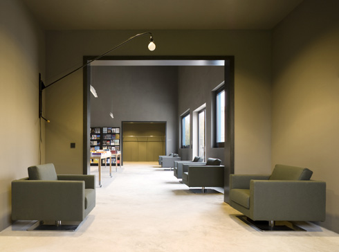 Temporäre Kunsthalle Berlin, Leselounge und Foyer....