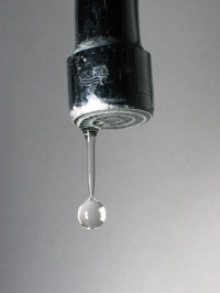 Kalk birgt Gefahr für die Waschmaschine. Bild: Commons.wikimedia.org © Dschwen (CC BY-SA 2.5) 