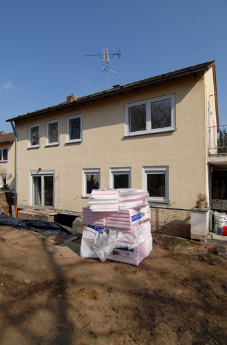 Baumaßnahmen, die länger als drei Monate dauern, ziehen...