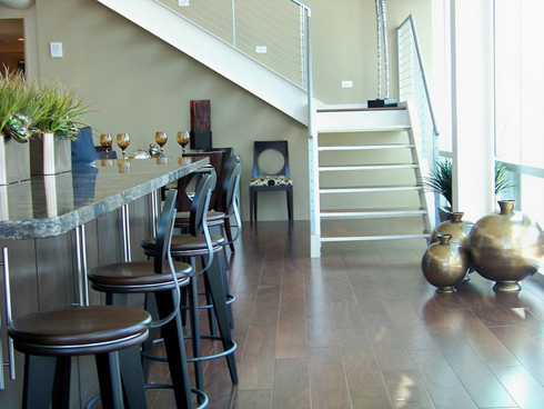 Das Herzstück der Wohnung: die Treppe. Bild: flickr.com...
