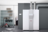Eins für alles: Das Integralgerät LWZ 8CS mit integrierter Wärmepumpe und Lüftungsanlage bedient alle haustechnischen Anforderungen im Einfamilienhaus: Heizung, Warmwasserbereitung, Lüftung. Hocheffizient, perfekt für das Zusammenspiel mit Solarthermie- oder PV-Anlage und die Einbindung an Smart-Home-Systeme geeignet. Zusätzlich kann das Gerät auch die Kühlung des Gebäudes übernehmen.   <br />Bilder: STIEBEL ELTRON