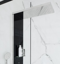 Dank des flachen Metallkorpus verfügt das Lavida Wall 2.0 Duschpaneel über eine besonders geringe Aufbauhöhe von nur 40 mm und verschwindet damit förmlich in der Wand.<br />Bild: HSK Duschkabinenbau