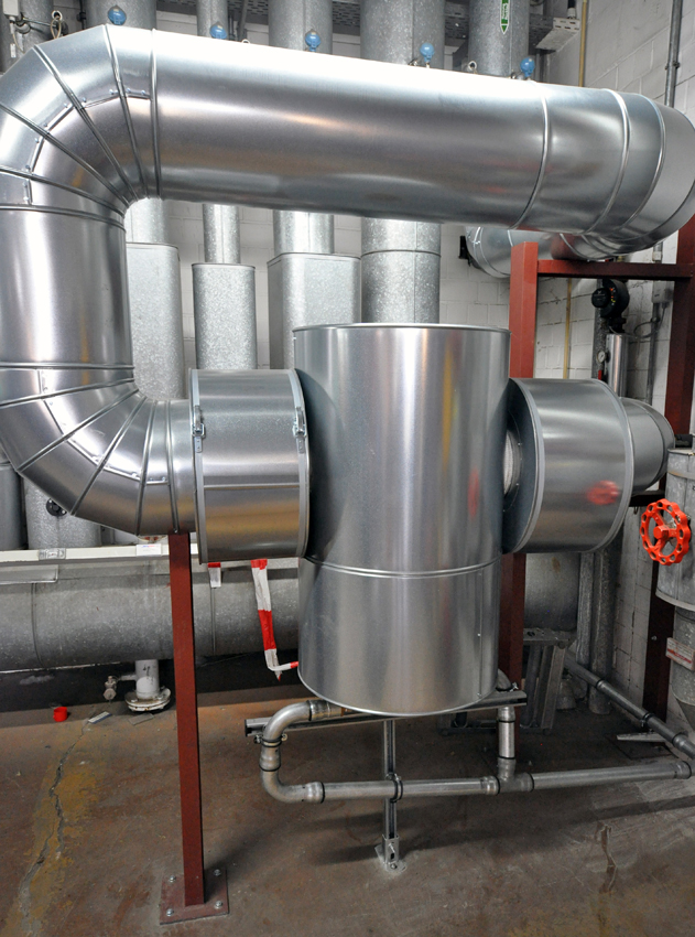 Schlammabscheider SpiroTrap Magnet mit Dämmung. Bilder:...