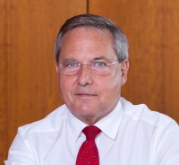 Michael Wörtler gibt das Mandat des Vorstandsvorsitzenden der SAINT-GOBAIN ISOVER G+H AG nach fünfzehn Jahren ab, bleibt jedoch Regions CEO des Construction Products Sectors von Saint-Gobain.<br />Bilder: SAINT-GOBAIN ISOVER 