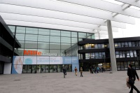 Auf der Nürnberg Messe besuchen 1,13 Millionen Menschen jährlich die rund 120 Ausstellungen. Die hohe Besucherdichte erfordert besondere Hygiene in den WCs.