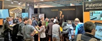 Auf dem Palette CAD-Messestand ist immer viel los. Hier dreht sich alles um die emotionale und effiziente Planung und Präsentation von Innenräumen. Bild: Palette CAD