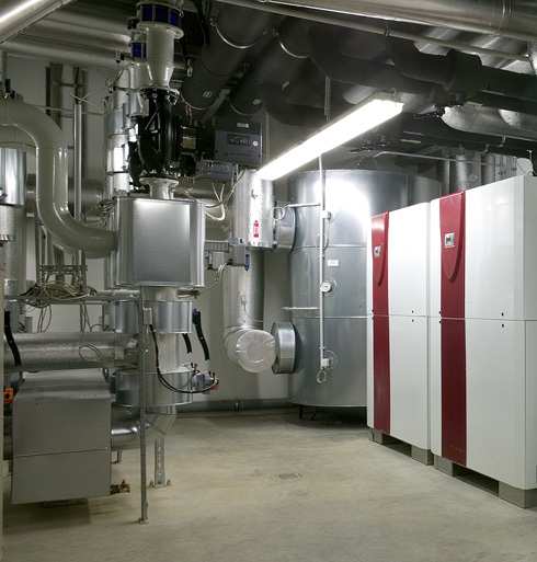 Mit der SI 130TUR+ bietet Dimplex eine neue Sole/Wasser-Wärmepumpe,...