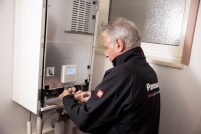 Das PDF „Vom Heizungsspezialisten zum Wärmepumpen-Profi.......