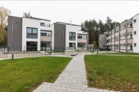 Die Wohnanlage „Waldzauber“ bietet 4.800 qm hochwertige Wohnflächen für junge Familien, berufstätige Paare oder Senioren.<br /> <br />