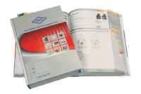 Im über 1.600 Seiten starken Heizungskatalog von OEG fin-det der Installateur sämtliche Produkte und ihre technischen Daten. Foto: OEG, Hessisch Oldendorf	<br />