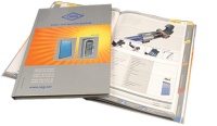 Über 200 Seiten Solar- und Speichertechnik: Der neue OEG-Katalog hält Wissenswertes rund um die solarthermische Energiegewinnung bereit. Foto: OEG, Hessisch Oldendorf	