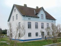 Das grundsanierte Lotsenhaus an der Schleimündung, eines der ältesten Naturschutzgebiete in Deutschland. Bilder: ÖkoFEN<br />