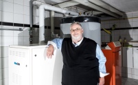 Diplom-Ingenieur Gerhard Golkowski erzeugt mit der.......