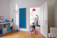 Der Röhren-Heizkörper Zehnder Charleston ist ideal für Niedertemperatursysteme geeignet. Der Design-Heizkörper in Element-Bauweise integriert sich dank seiner Farben- und Formenvielfalt in jede moderne Raumarchitektur und besticht dazu noch durch einen besonders hohen Strahlungswärmeanteil.