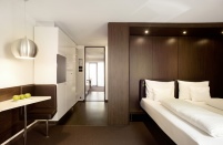 In einem Hotel machen die Energiekosten zwischen fünf.......