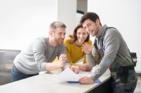 Die Zehnder Akademie erweitert ihr Schulungsangebot: Ab dem 02. Juni 2020 startet eine erste 3-monatige Online-Schulungsreihe. Ein vielfältiges Schulungsangebot mit Schwerpunkt Wohnraumlüftung bietet allen Marktpartnern die bequeme Möglichkeit einer digitalen Wissensvermittlung über die Zehnder Produkt- und Systemwelt.