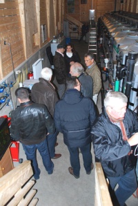 Besuch des „Wasserhauses“ am „Block 6“: Die internationalen Vertriebspartner des Grauwasserrecycling-Spezialisten Pontos GmbH und ihre Gastgeber. Foto: Pontos