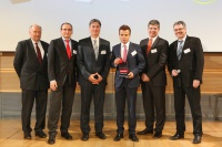 Geschäftsführer Dr. Franz Grammling (3. V. r.) nimmt für   die ROTEX Heating Systems GmbH den Innovationspreis Wärmemarkt 2014 von Paul-Dieter Tucht (Jury), Prof. Dr. Christian Küchen (IWO), Dirk Arne Kuhrt (UNITI), Udo Weber (Vorsitzender UNITI) und Hans-  Henning Manz (Chefredakteur Brennstoffspiegel; v.l.n.r.) entgegen.<br />Bildquelle: ROTEX Heating Systems GmbH