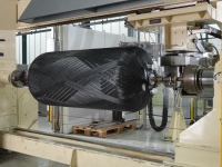 Das Roth Familienunternehmen nutzt Synergien in der Roth Gruppe zur Herstellung von Wärmespeichern für die Gebäudetechnik im Filament Winding Verfahren am Standort der Roth Werke GmbH in Dautphetal.